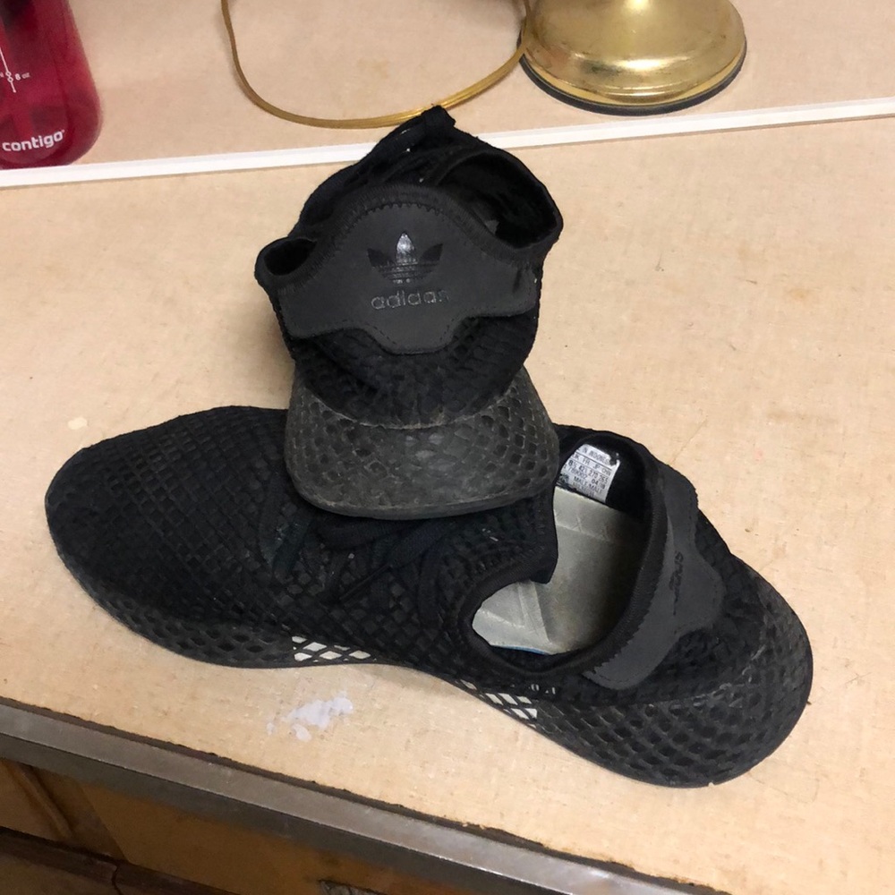Black Adidas deerupt sneakers